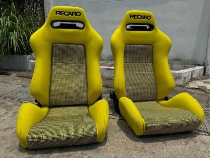 Original Recaro SR3 seats.