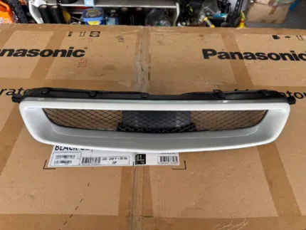 CTR 96/98 grill ! Perfect condition in silver colour