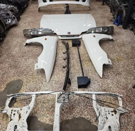 COMPLETE INTEGRA TYPE R FRONT END.