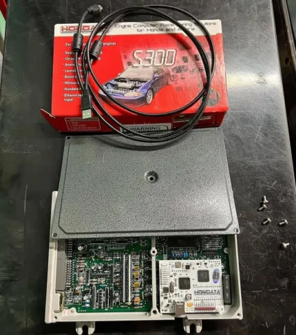 Hondata S300 V3 in a P28 ECU