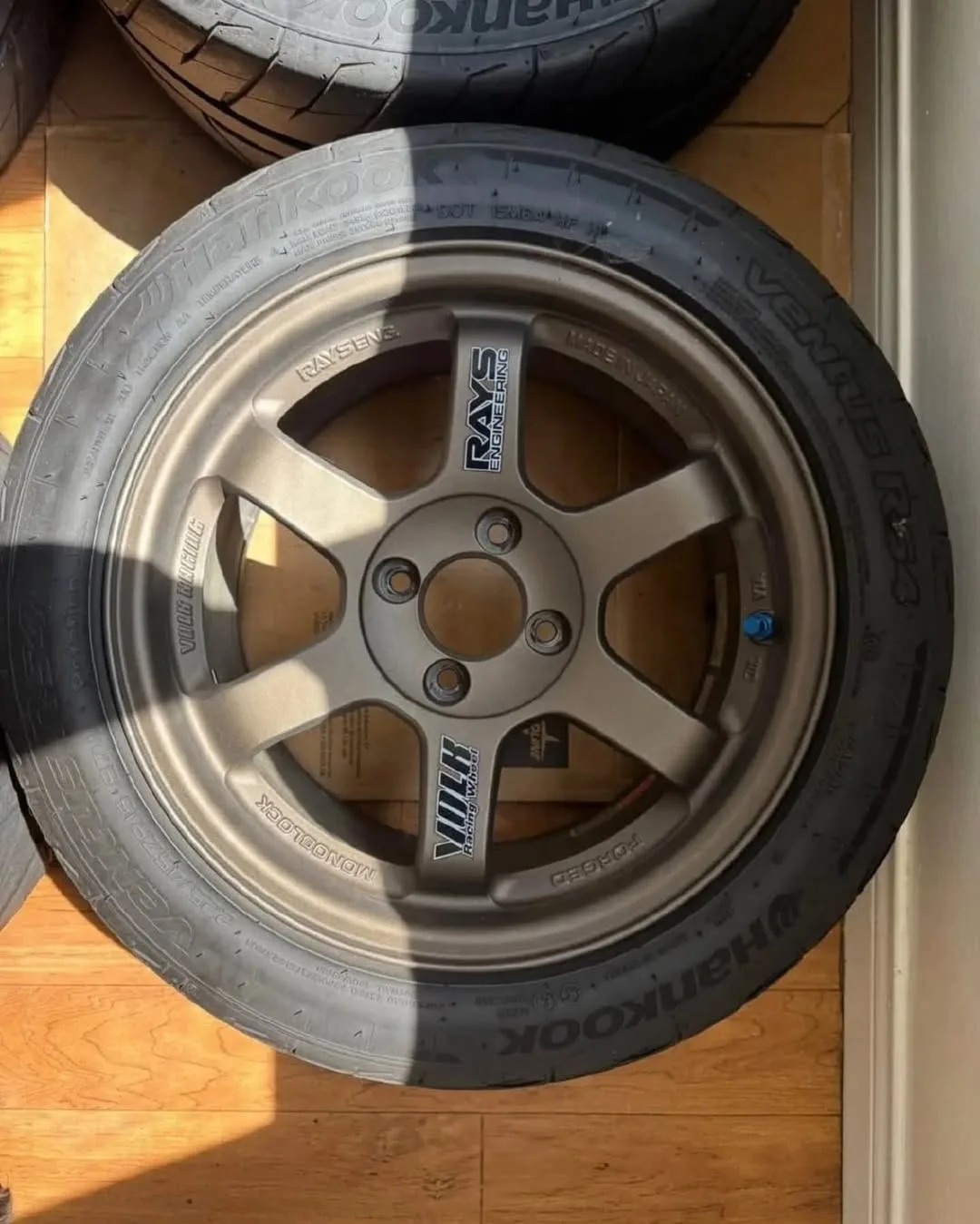 photo_6212976953569429323_w